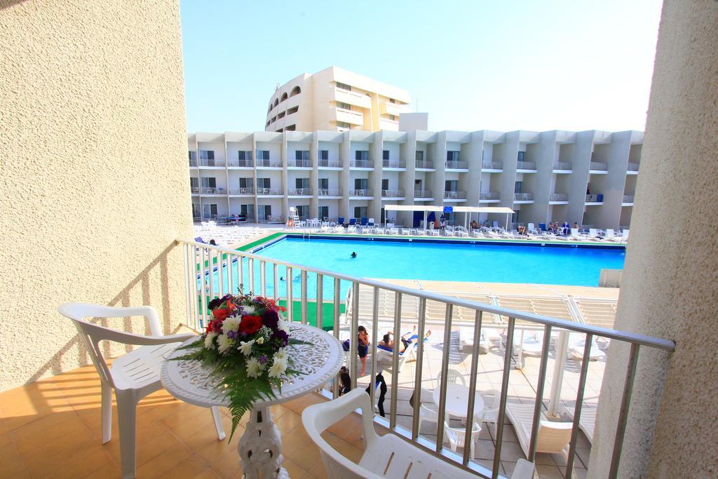 Beach Hotel Şarja Dış mekan fotoğraf